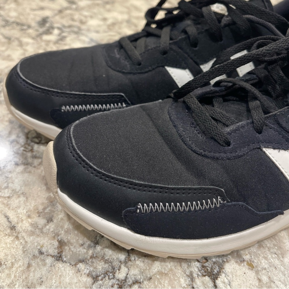 Adidas Retrorun Womens Sneakers Black White Retro Running Shoes EH1859 Size 9.5 - Picture 11 of 15